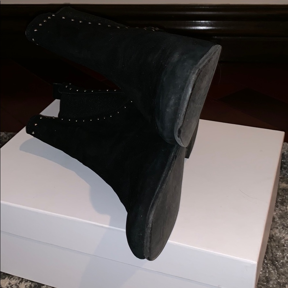 Shoes - Picture 6 of 7